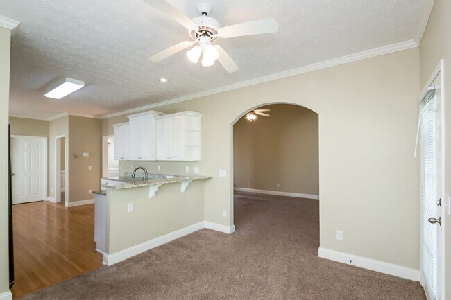 Foto del edificio - 479 Blue Creek Ln