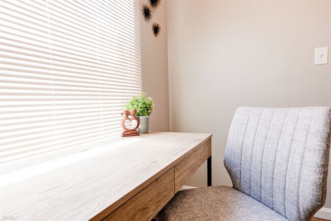 Foto del edificio - 2 br, 1 bath House - 3832 Eastway Road