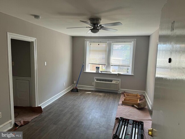 Foto del edificio - 6024-28 Larchwood Ave