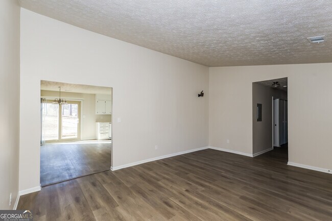 Foto del edificio - 1070 Salisbury Trail