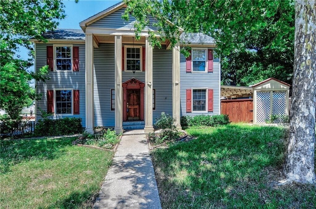 Foto principal - Big, Beautiful, Classic House with an Atta...