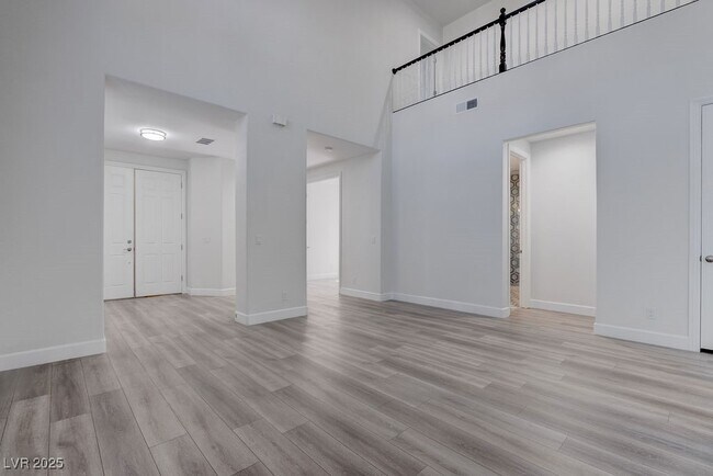 Foto del edificio - 72 Dollar Pointe Ave