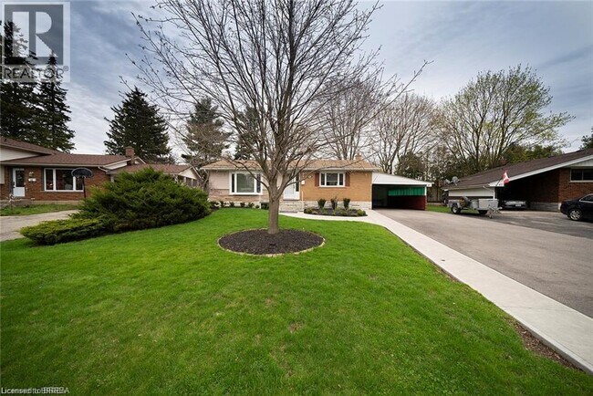 Building Photo - 49 Forsythe Ave