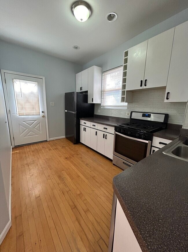 Foto del edificio - 937 N Ashland Ave