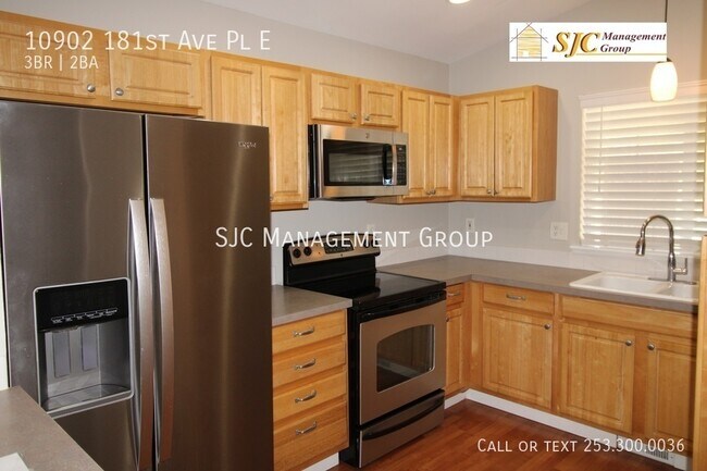 Foto del edificio - 10902 181st Ave Pl E