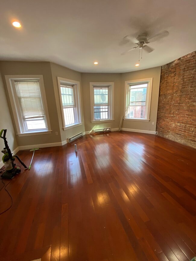 *Pictures are representative samples of the advertised unit. In some cases, the actual units you tou - 43 Fairfield St