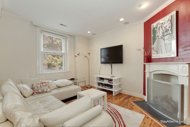 Foto del edificio - 1744 Seaton Street NW