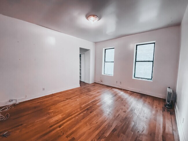 Building Photo - 450 W 162nd St