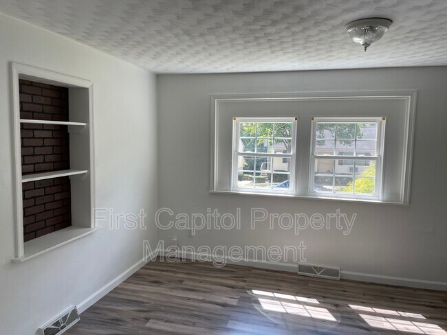 Building Photo - 311 E Lancaster St