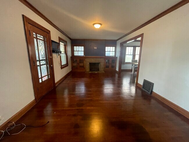 Sala de estar - 4528 Terrace St