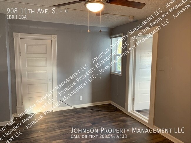Building Photo - 908 11th Ave S