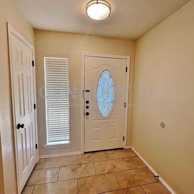 Building Photo - 4808 Waxwing Dr