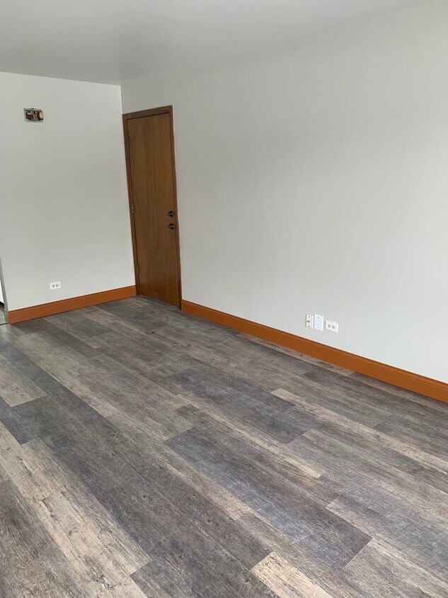 Foto principal - 17741 Exchange Ave