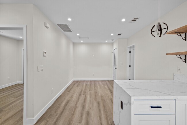 Foto del edificio - 17702 Bessemer St