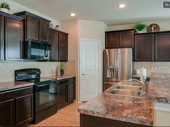 Building Photo - 813 Santa Rosa Dr