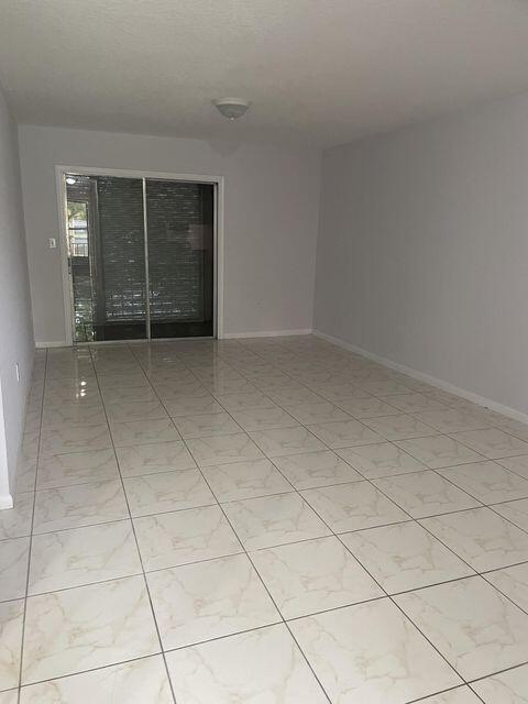 Building Photo - 6054 Forest Hill Blvd