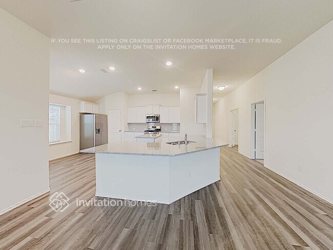 Foto del edificio - 14464 Artisan Dr