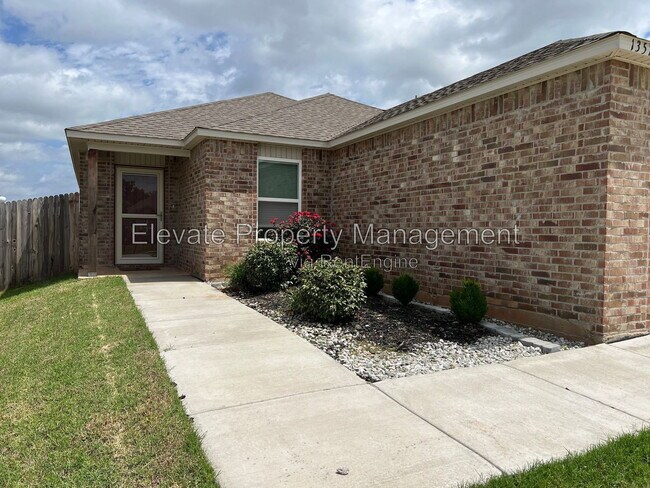 Foto del edificio - 1357 Dustin Dr