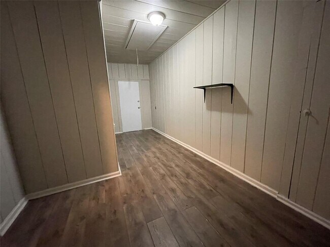 Foto del edificio - 2330 Cedar Dr