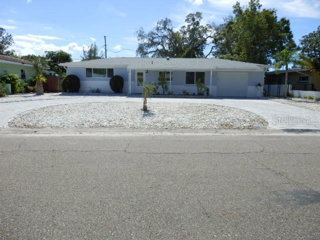Foto principal - 6250 6th Ave S