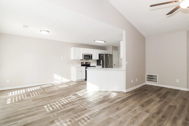 Foto del edificio - 731 Sugar Oak Ln