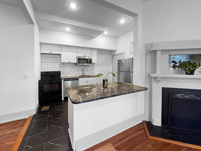 Foto del edificio - 310 W 42nd St