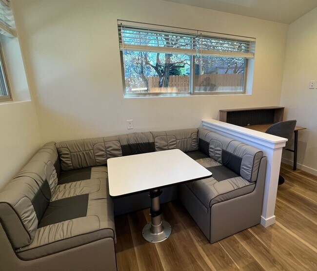 Foto del edificio - Newly Built! 1 Bed, 1 Bath Home with a ful...