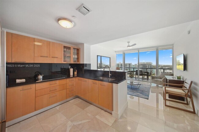 Foto del edificio - 6799 Collins Ave