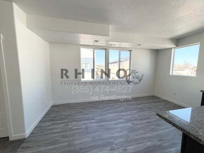 Foto del edificio - 4673 W Miramonte Wy