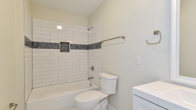 Building Photo - 4327 Leatherwood Ave