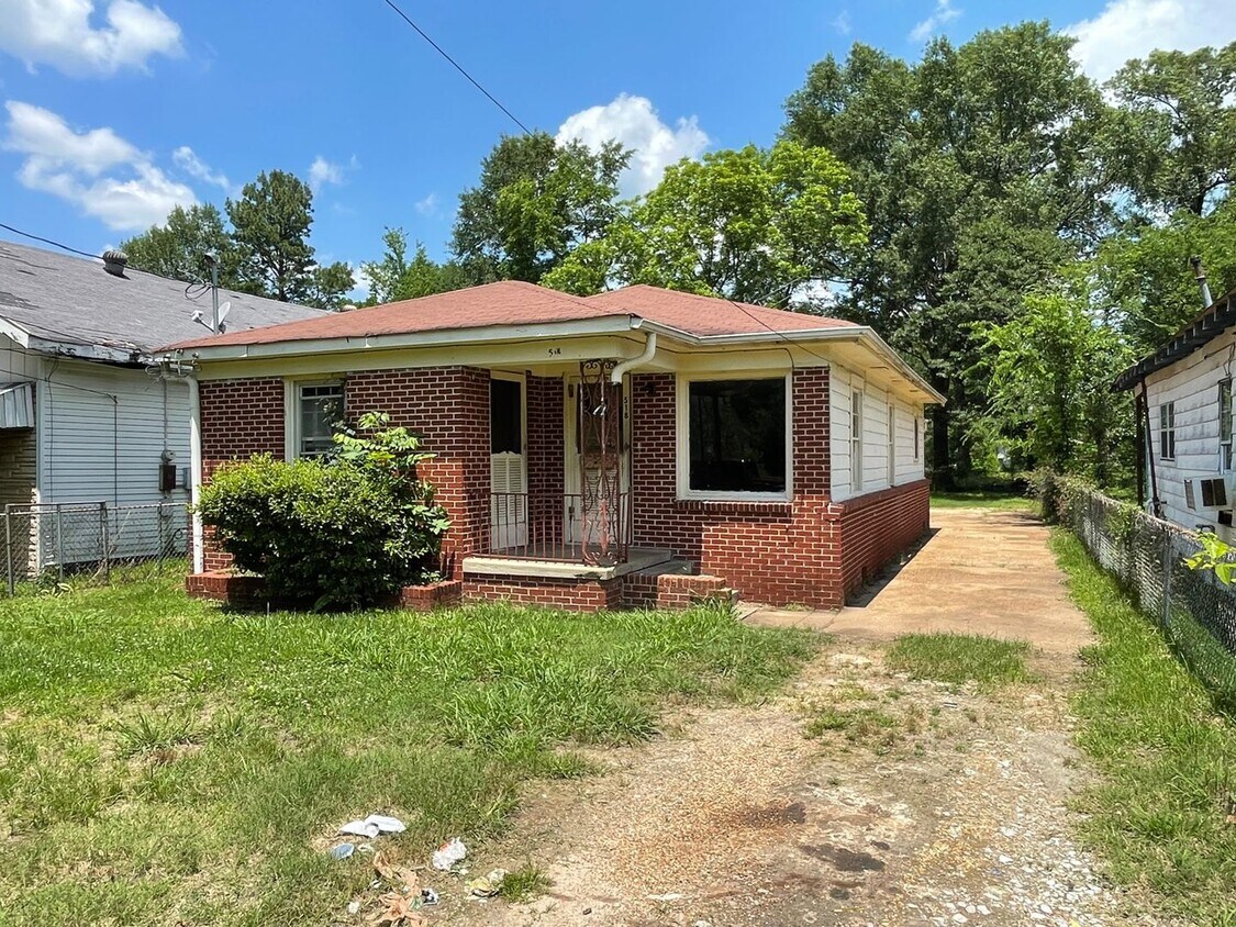 Primary Photo - Beautiful 4 Bedroom Home