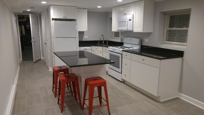 Foto del edificio - 4019 W Barry Ave