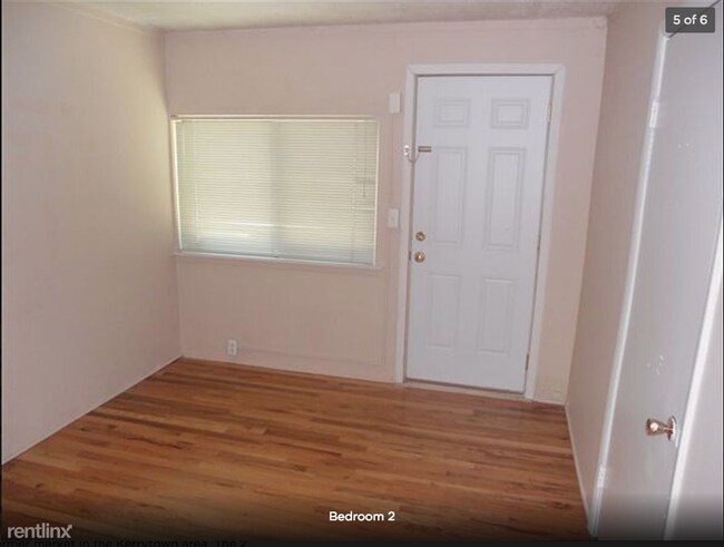 Foto del edificio - 4 br, 2 bath Apartment - 310 Beakes St 2