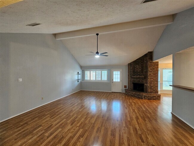 Building Photo - 22522 Round Valley Dr