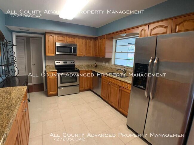 Building Photo - 1368 Lotus Dr S