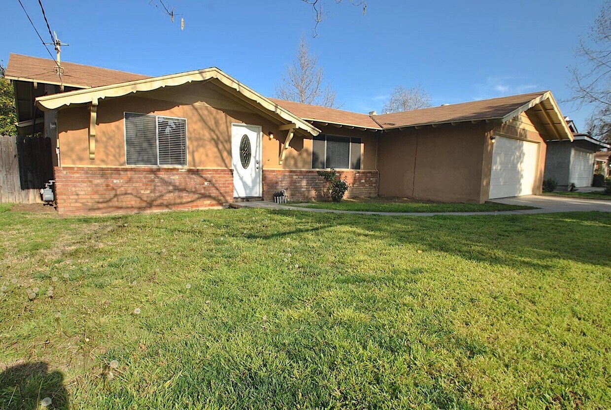 Primary Photo - 4095 Acacia St