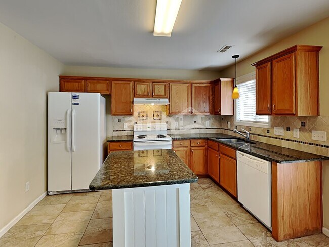 Building Photo - 5516 Waverly Lynn Ln