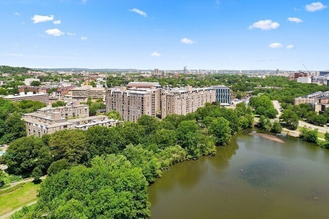 Foto del edificio - 33 Pond Ave