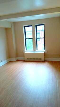 Building Photo - 110 W 73rd St