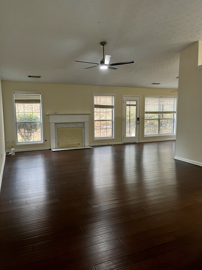 Foto del edificio - 2925 Dogwood Creek Pkwy NW