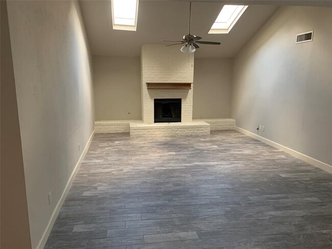 Building Photo - 12027 Champion Forest Dr