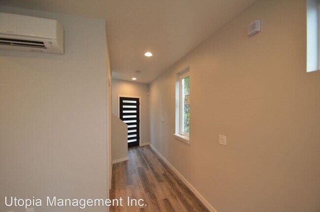 Building Photo - 2 br, 1.5 bath House - 4507 23rd Ave SW