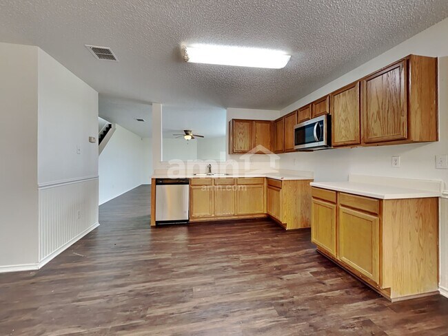 Foto del edificio - 205 Phlox Ln