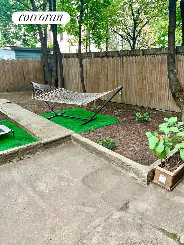 Foto principal - 373 Menahan St