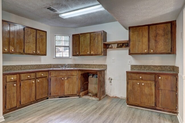 Building Photo - 2091 Mallard Way