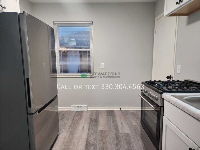 Foto del edificio - 2559 Edwin Ave