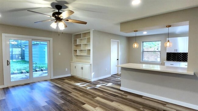 Building Photo - 6023 Claridge Dr