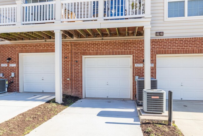 Garage and driveway - 22753 Verde Gate Ter