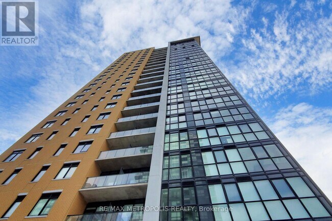 Building Photo - 108 Garment St