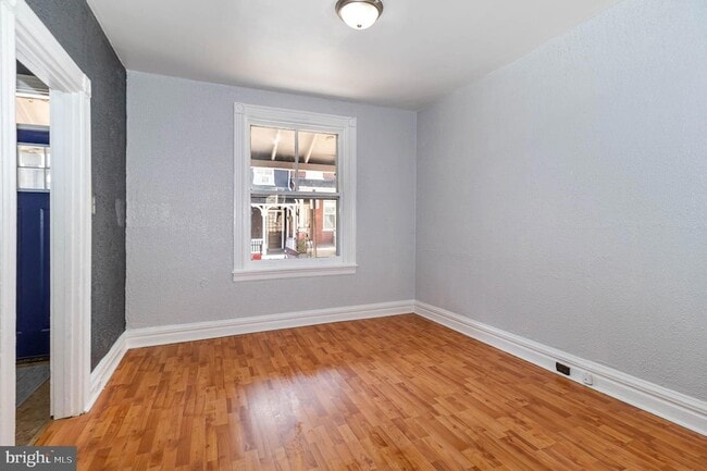 Building Photo - 549 Spruce St